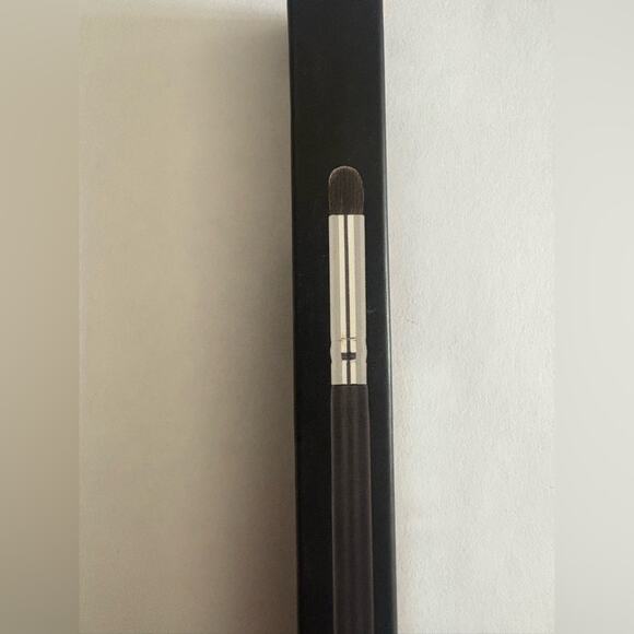 NWT bh cosmetics domed pencil brush for eye shadow - Picture 7 of 7